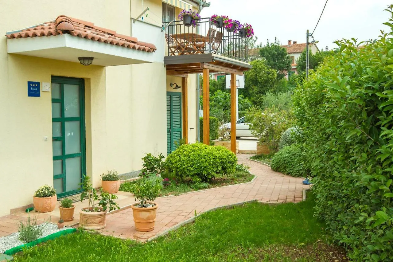 Apartments Emma Biograd Na Moru