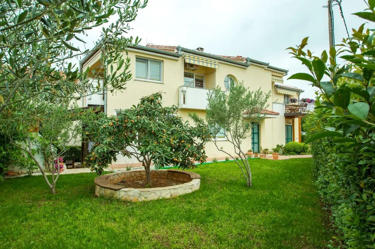 Apartments Emma Biograd Na Moru