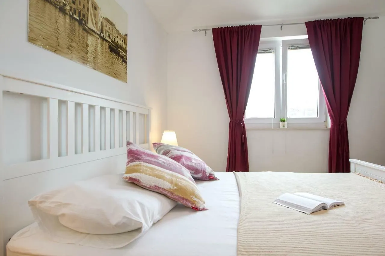 Apartments Emma Biograd Na Moru